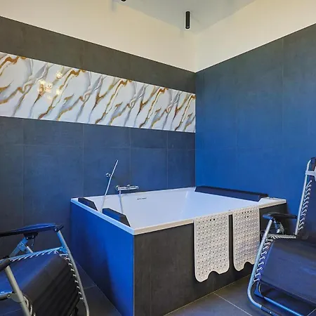 Scini By Rentbeat Apartman *